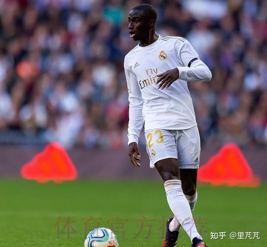 记者:皇马愿付4000-5000万欧引进阿方索-戴维斯 记者:皇马愿付4000-5000万欧引进阿方索-戴维斯